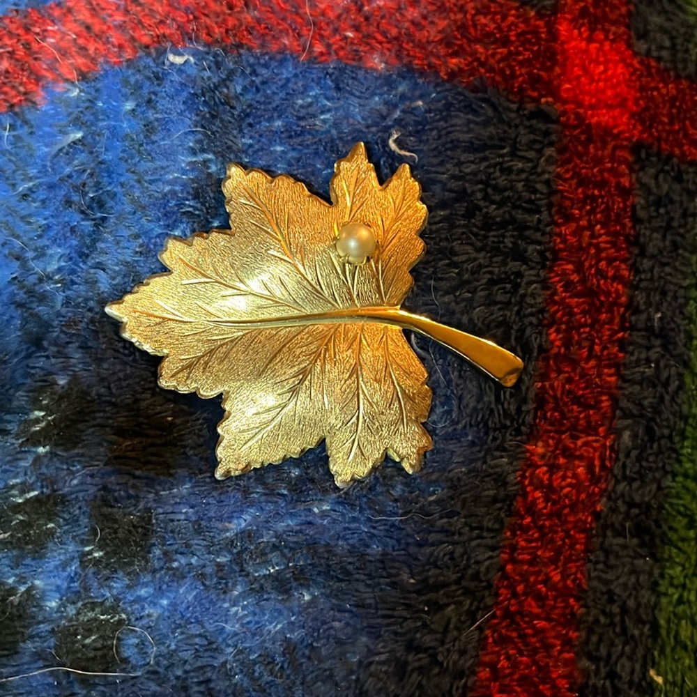 Sarah Covington maple leaf and pearl brooch